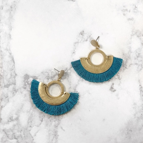 Teal handmade fringe earrings - Picture 5 of 5